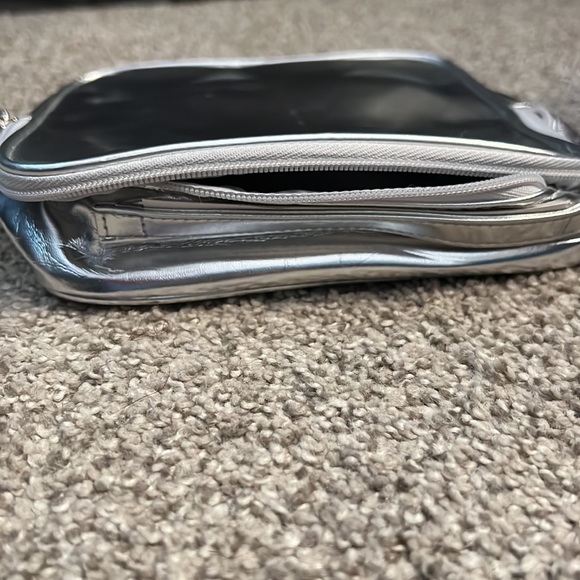 Silver Clinique Make Up Pouch - Picture 5 of 8